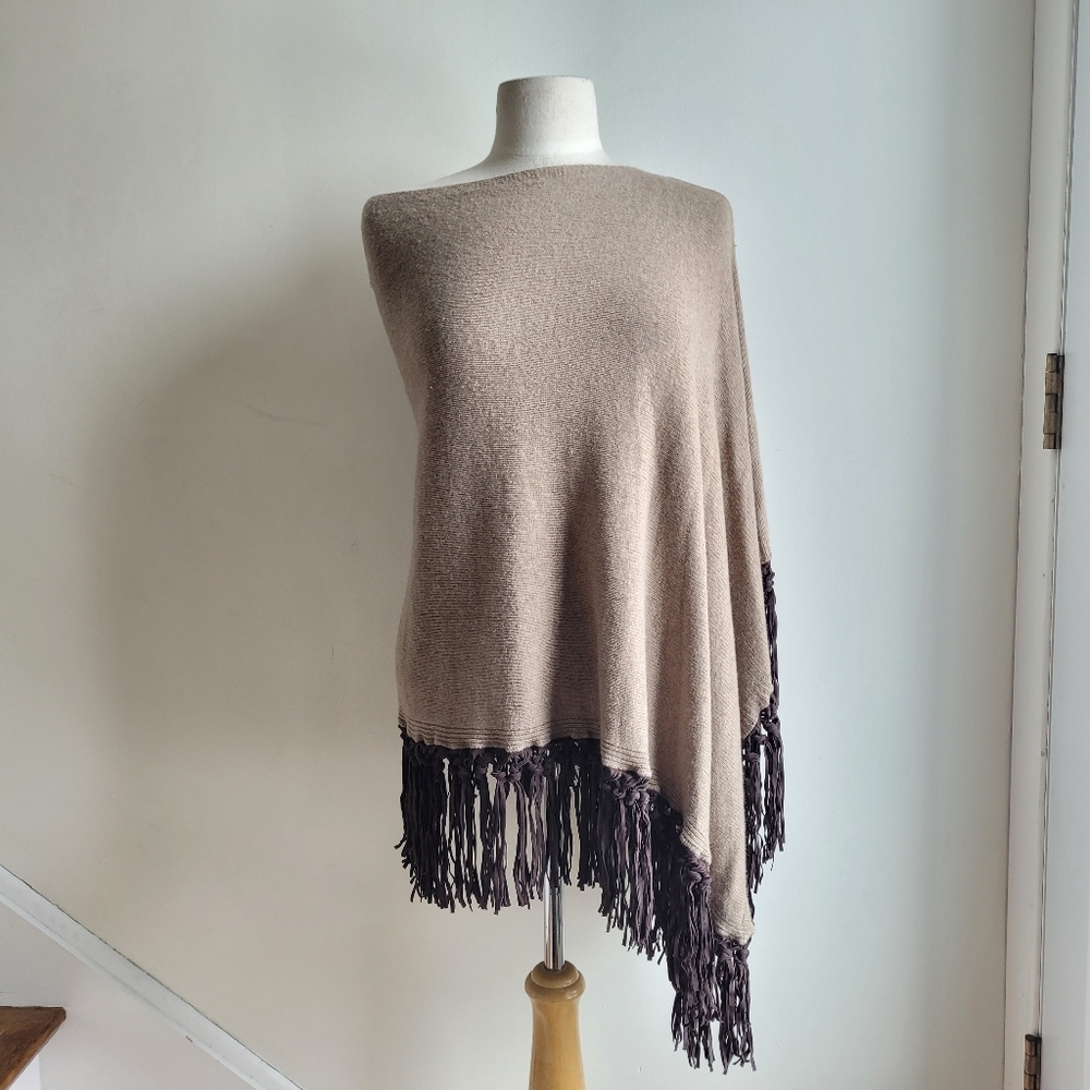 NWT TESMA Assymetrical Soft  Cashmere Knit Brown Leather Fringe Poncho Shawl O/S